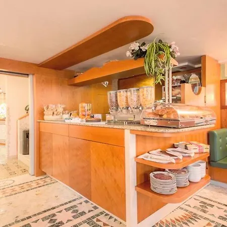 Antica Casa Carettoni Otel 3*