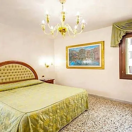 Hotel Antica Casa Carettoni