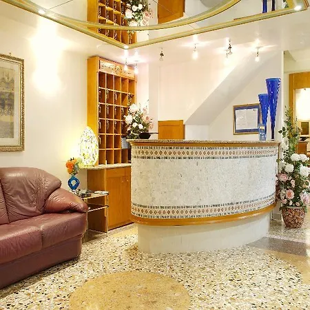 Antica Casa Carettoni Otel Venedik