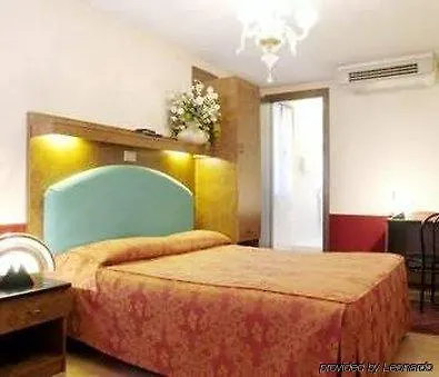 Antica Casa Carettoni Otel