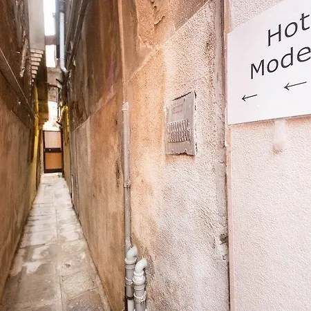 Antica Casa Carettoni Otel