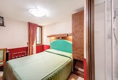 Otel Antica Casa Carettoni 3*