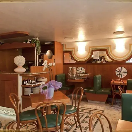 Antica Casa Carettoni Otel