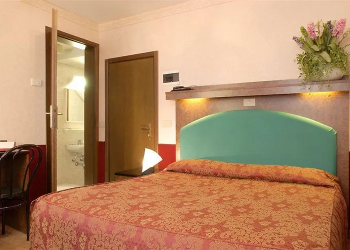 Antica Casa Carettoni Hotel 3*