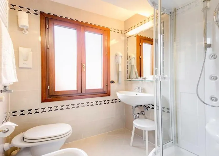 Hotel Antica Casa Carettoni 3*