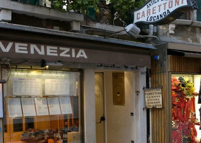 Hotel Antica Casa Carettoni 3*