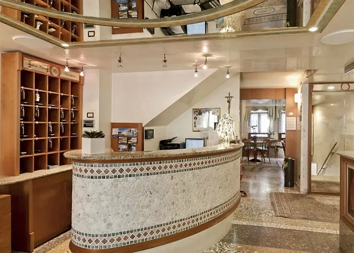 Antica Casa Carettoni Hotel