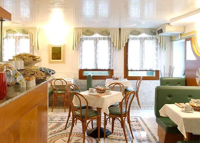 Hotel Antica Casa Carettoni