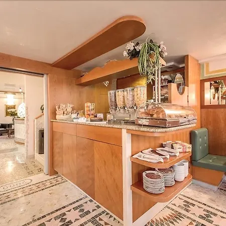 Antica Casa Carettoni Hotel 3*