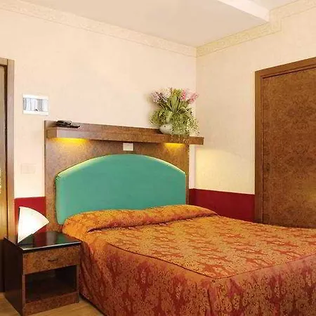 Hotel Antica Casa Carettoni 3*